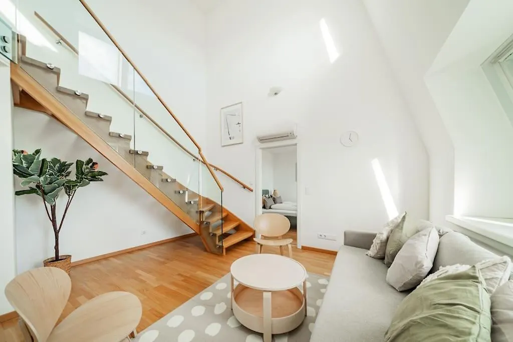City Chic #21 Vienna Apartment